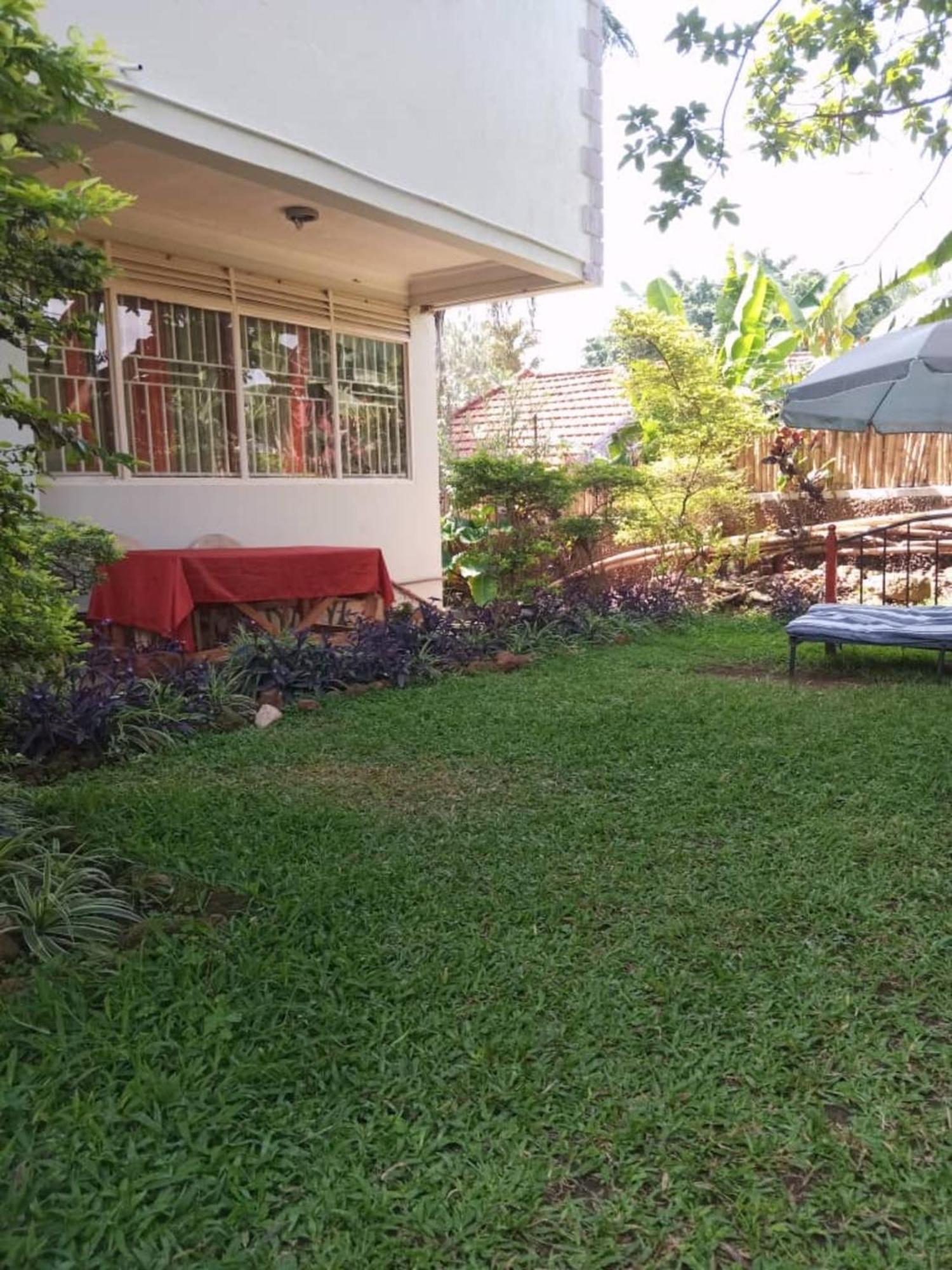 The Abode Apartments Lake View & Breakfast Suite Near Beach Entebbe Esterno foto